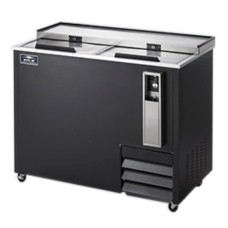 Arctic Air AUB50R 49 1/2" Black Horizontal Bottle Cooler Arctic Air AUB50R 49 1/2" Black Horizontal Bottle Cooler
