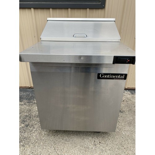Continental Designer Undercounter Freezer 27" SW27-8C Continental Designer Undercounter Freezer 27" SW27-8C